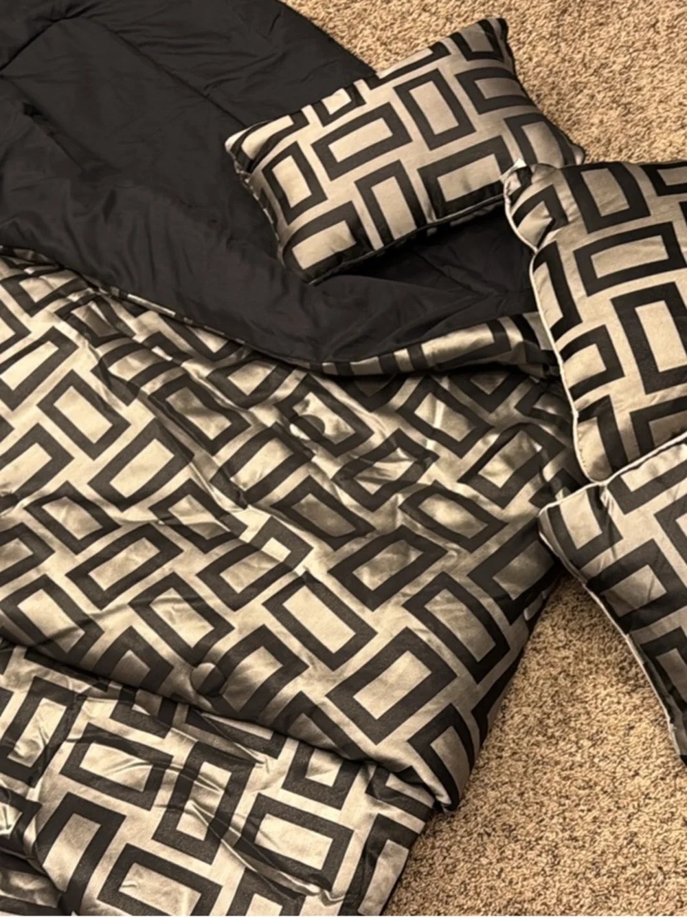 Geometric Black & Silver Comforter Set with Accent Pillows
